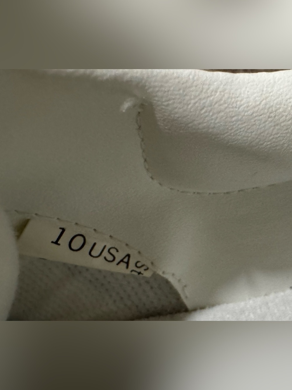 K-Swiss All-White Low Top Leather Tennis Shoes Size 10 - Excellent Condition! - Picture 6 of 7